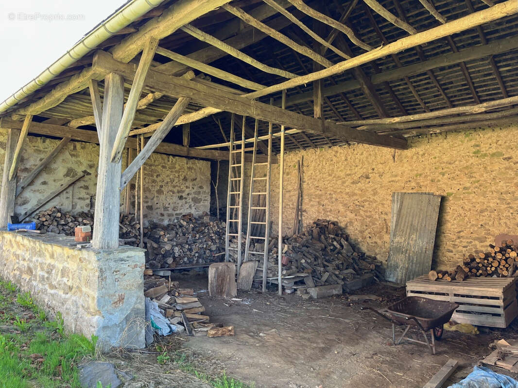 Maison à LA CROISILLE-SUR-BRIANCE
