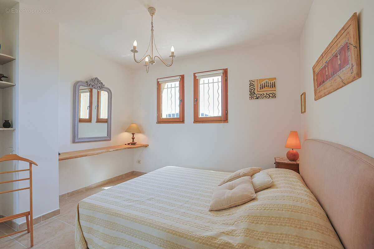 Maison à CARQUEIRANNE