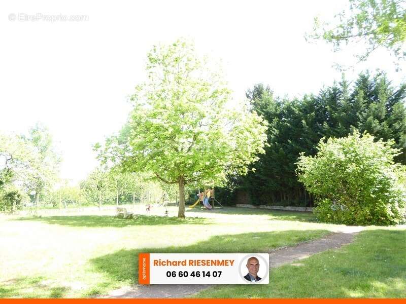 Appartement à BRUYERES-LE-CHATEL