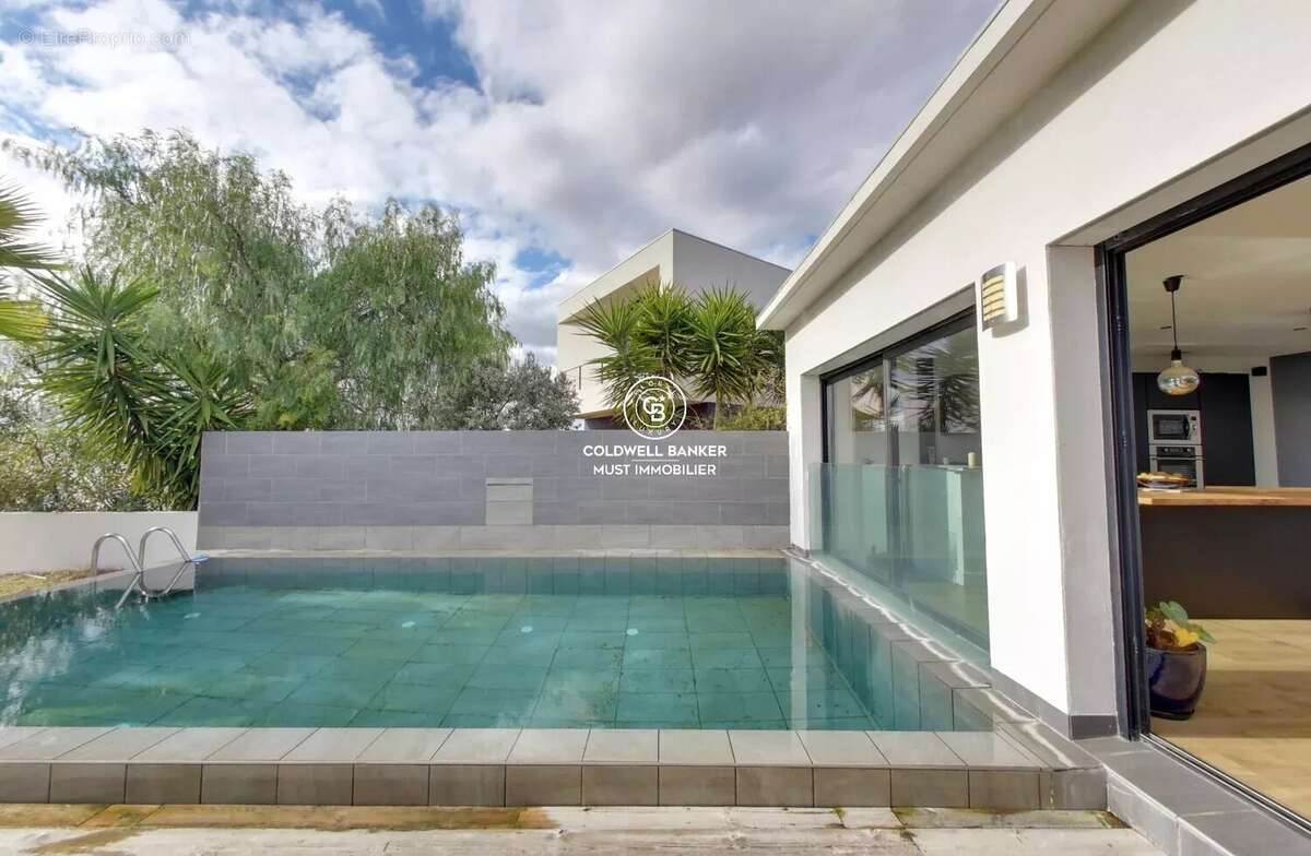 Maison à VILLENEUVE-DE-LA-RAHO