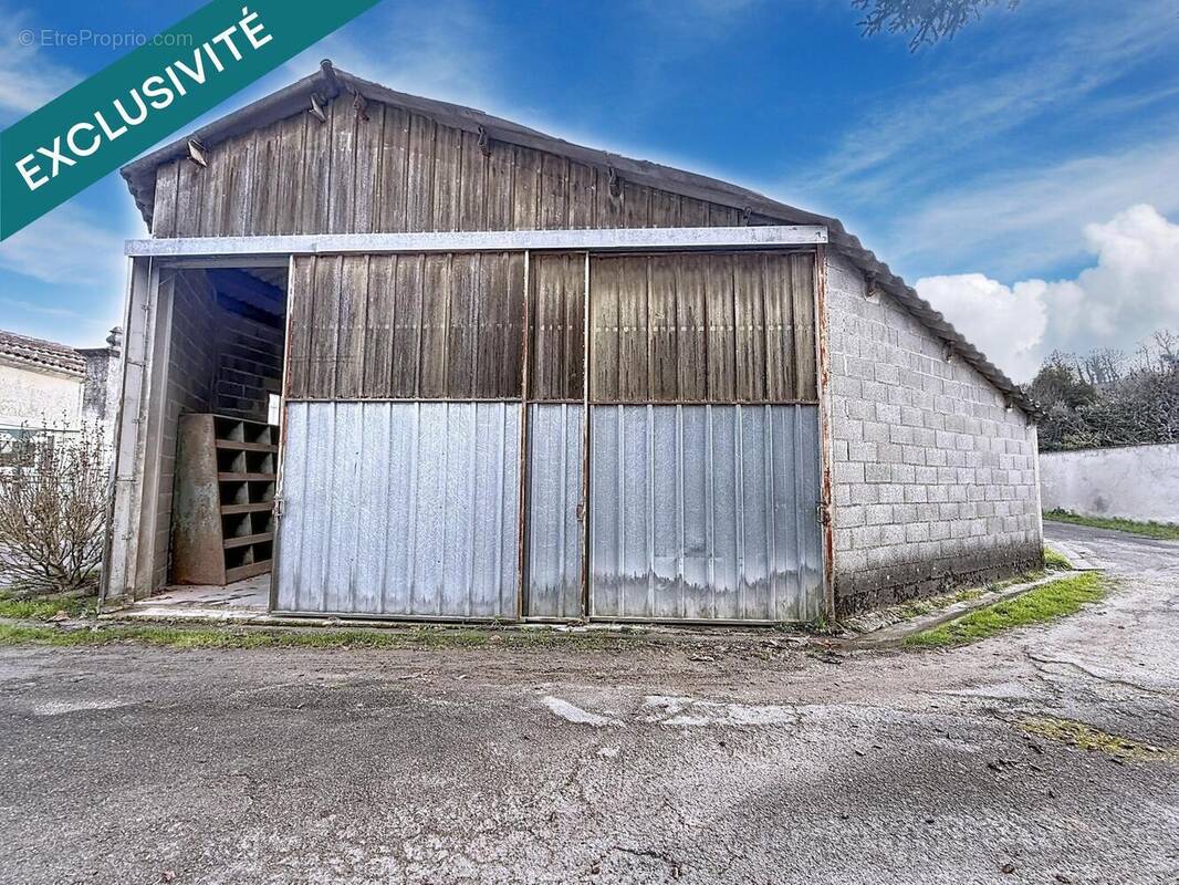 Photo 1 - Parking à BOUTEVILLE