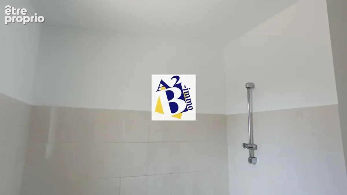 ANGOULEME, Quartier VICTOR HUGO, Appt T2BIS 61M², Grande terrasse - photo 11