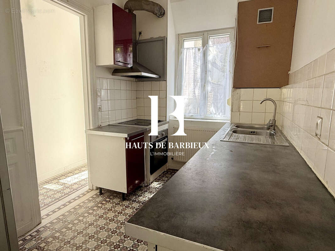Maison 56 m² à Roubaix  - photo 7