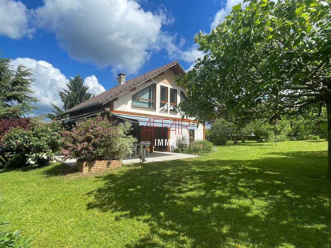 Maison à COLLONGES-SOUS-SALEVE