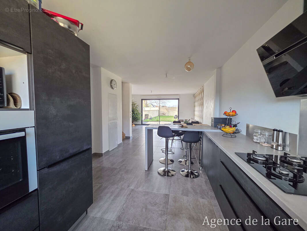 Maison à SARTROUVILLE