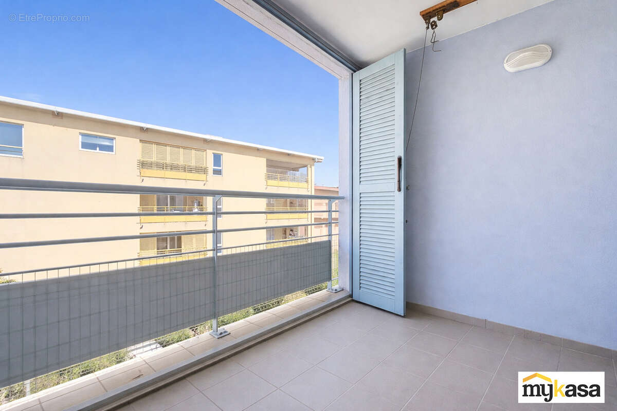 Appartement à PORT-SAINT-LOUIS-DU-RHONE