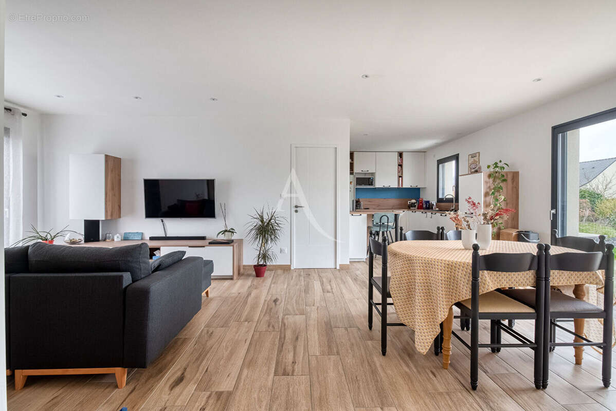 Maison à BRISSAC-QUINCE