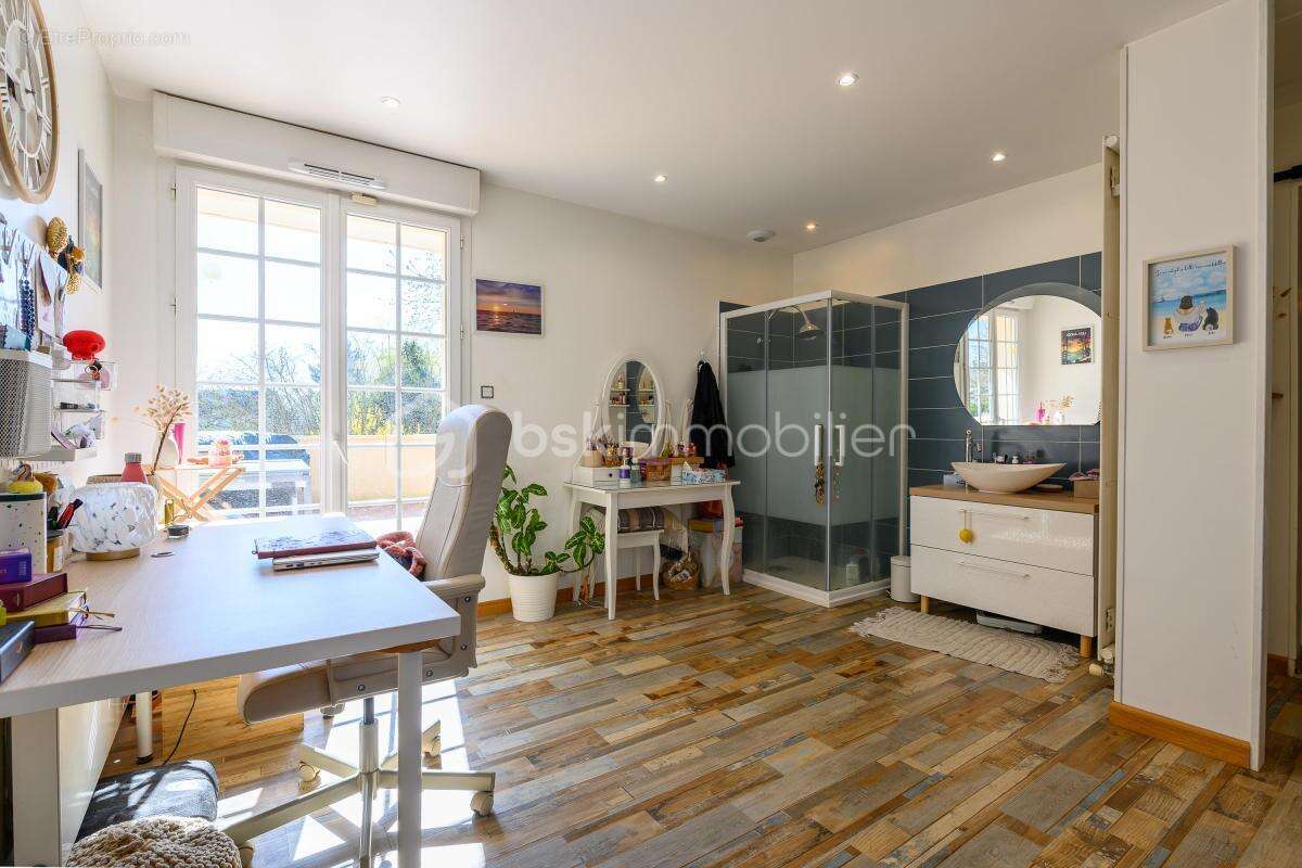 Maison à VILLENEUVE-LE-COMTE