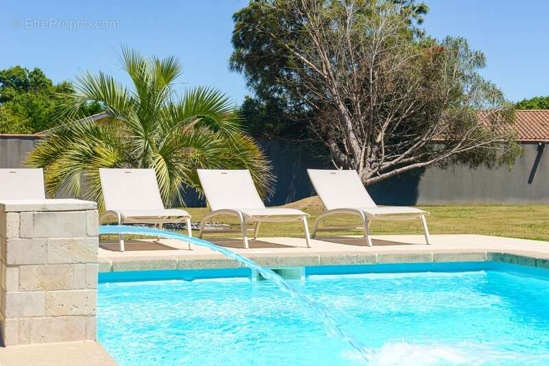 Maison contemporaine haut de gamme 203m2 avec piscine chauffée et double garage - photo 4