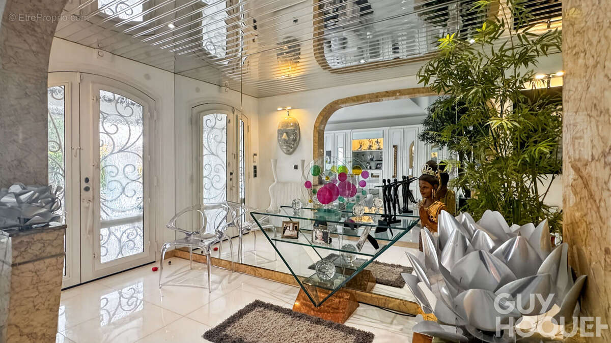 Maison à FONTENAY-LE-FLEURY