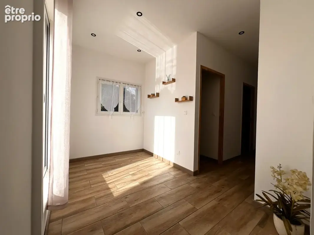 Maison familiale - Bourg de Petit-Mars - 5 chambres - photo 8