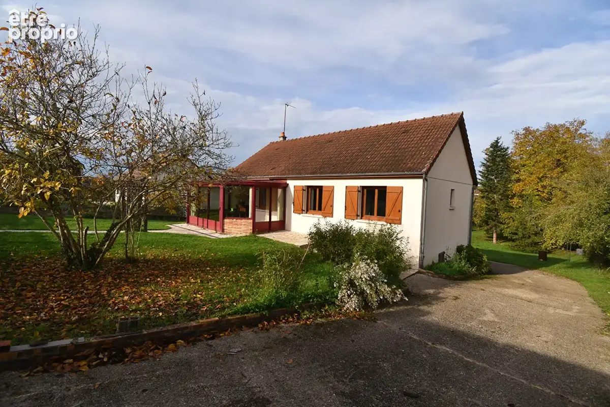 Maison à JOUET-SUR-L'AUBOIS