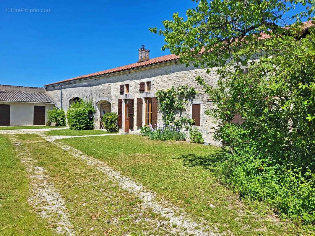 Maison à MATHA