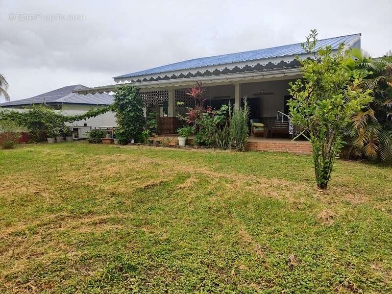 Maison à REMIRE-MONTJOLY