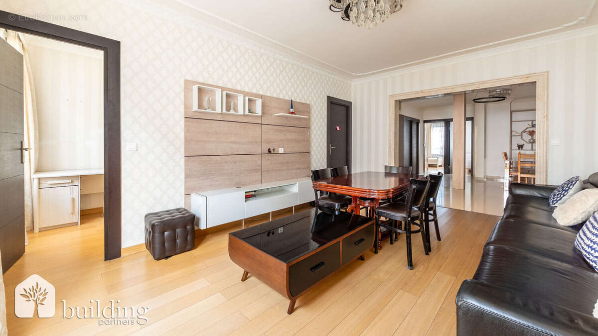 Paris 16ème - Place Victor Hugo - Appartement 5 pièces de 110 m² Carrez - photo 3