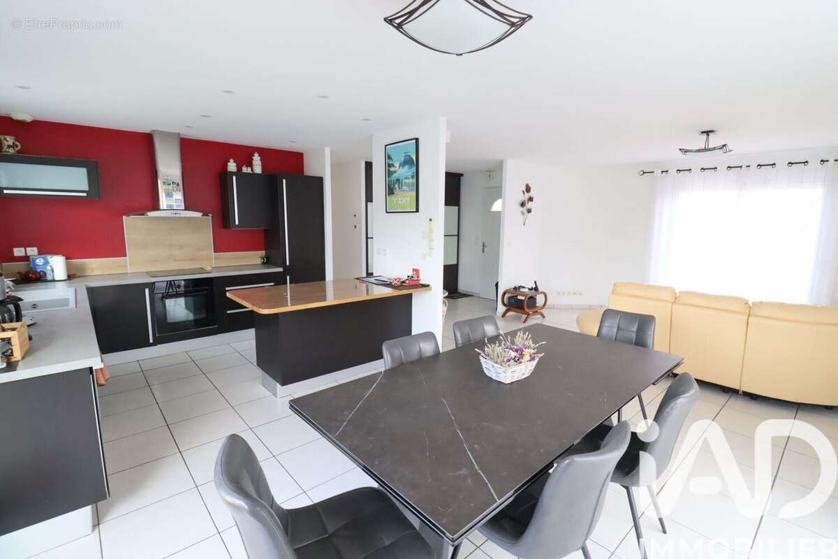 Photo 3 - Maison à SAINT-BEAUZIRE