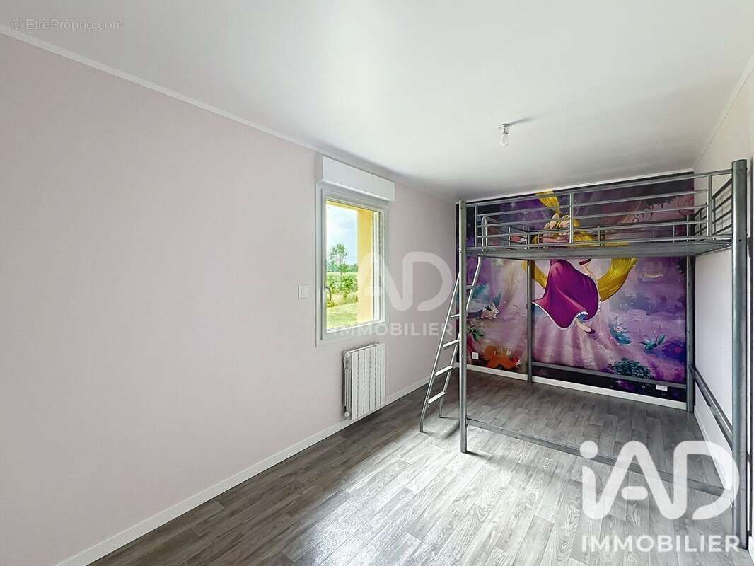 Maison 88 m² à Cogles  - photo 9