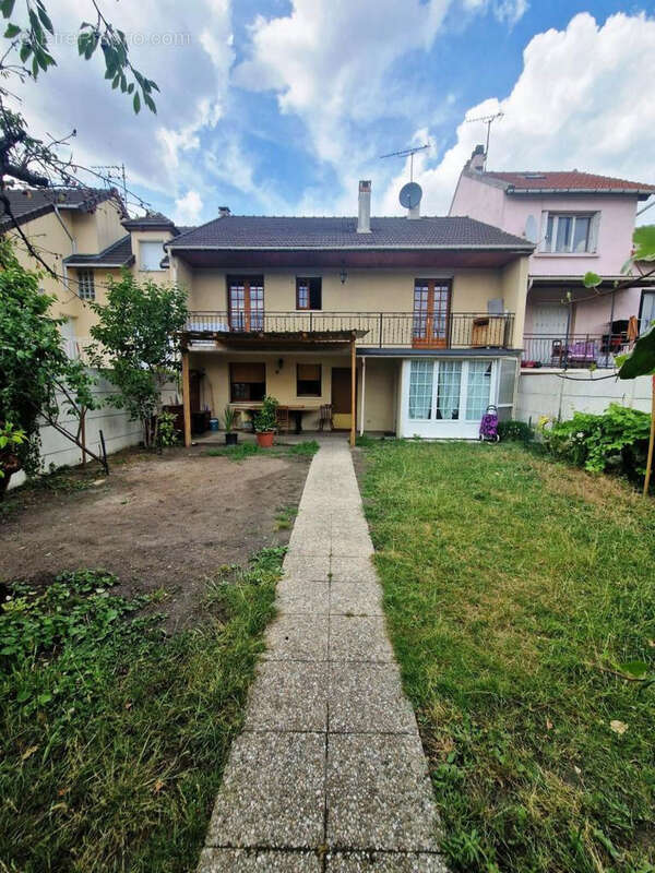 Maison à LE BLANC-MESNIL