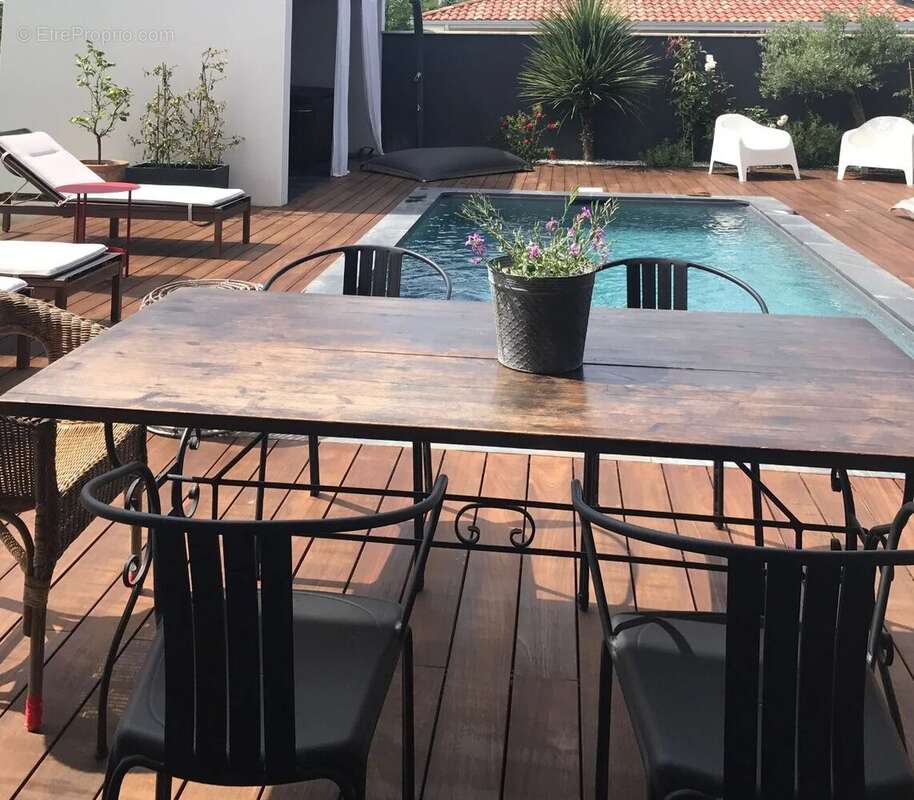 Maison à SAUGNAC-ET-CAMBRAN