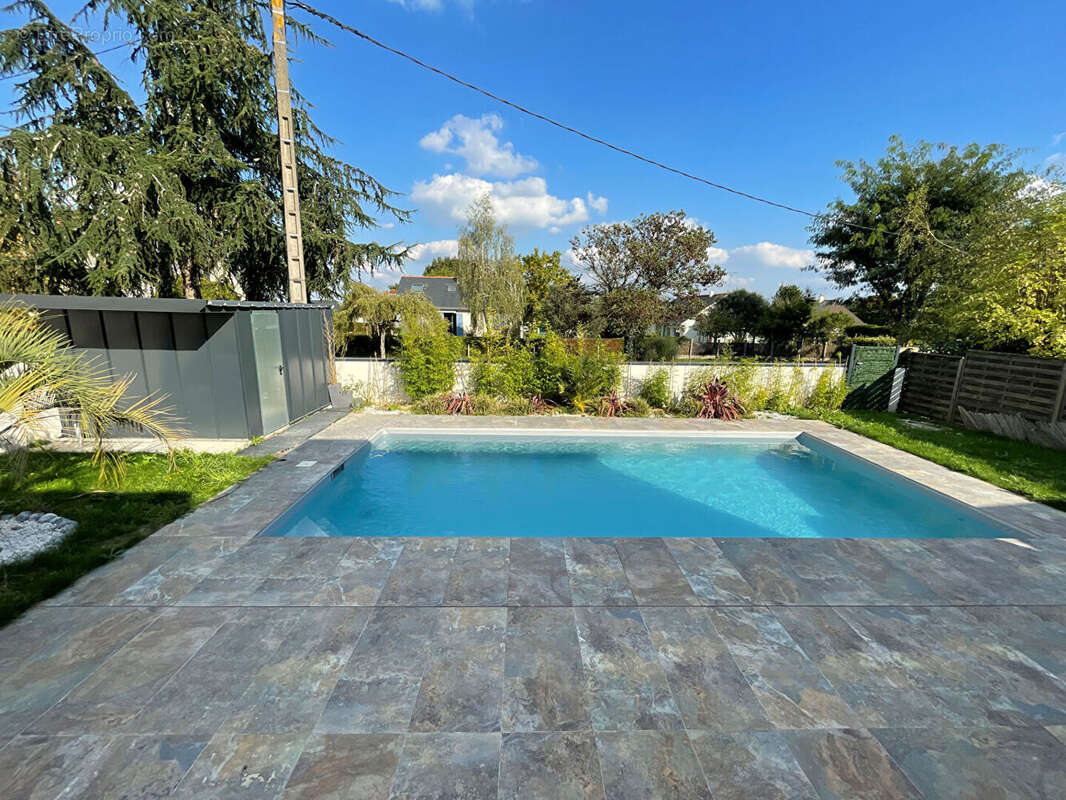 Maison à MONTREUIL-JUIGNE