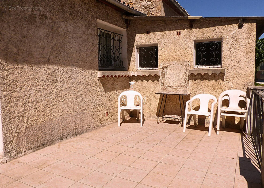 Maison à MALIJAI