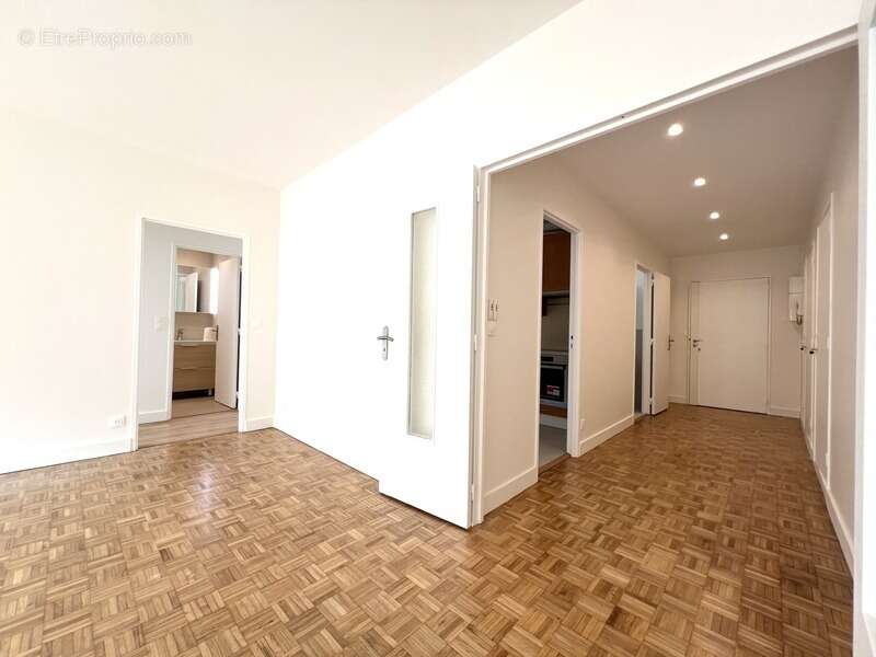 Appartement à NEUILLY-SUR-SEINE