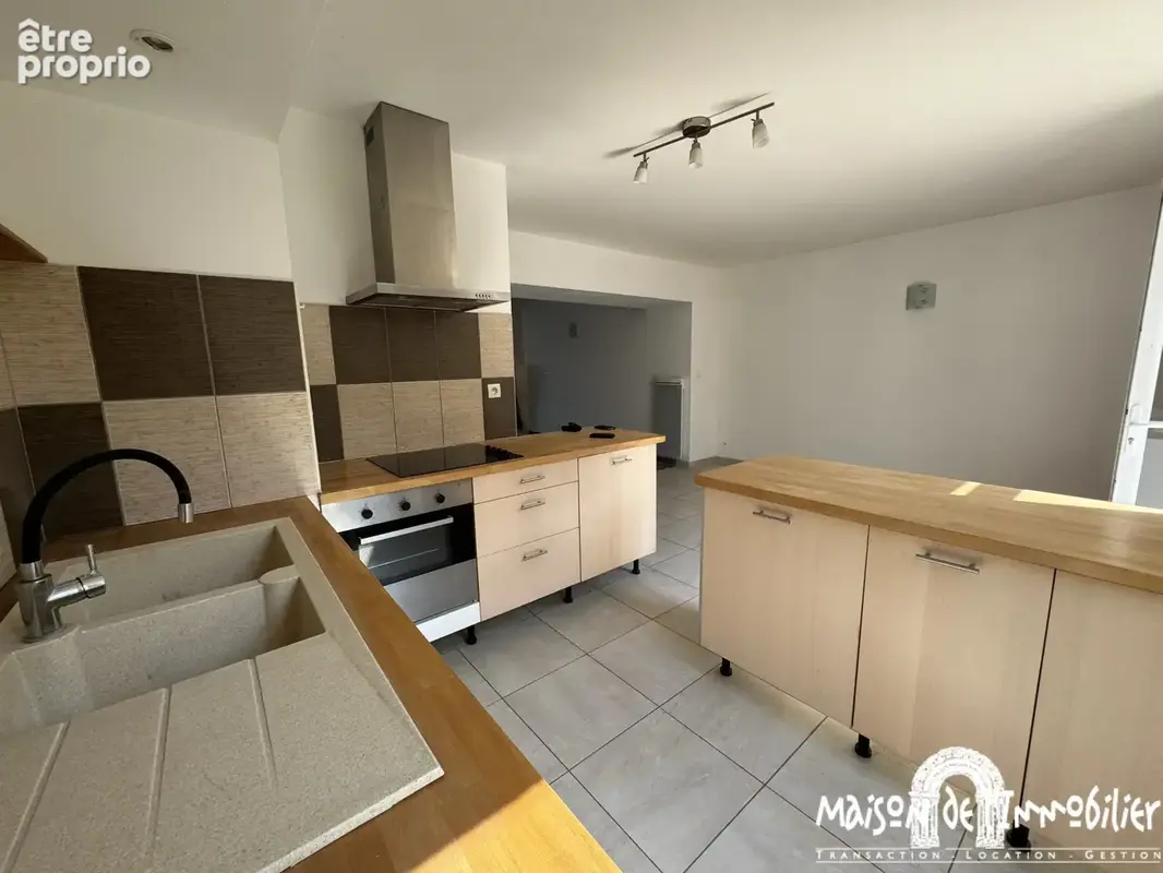 A vendre à VAL-DE-COGNAC - Ensemble immobilier de deux logements - photo 2