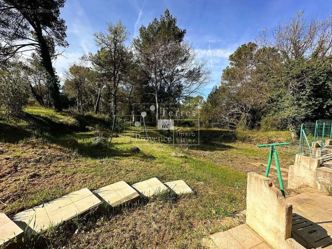 Maison à SILLANS-LA-CASCADE