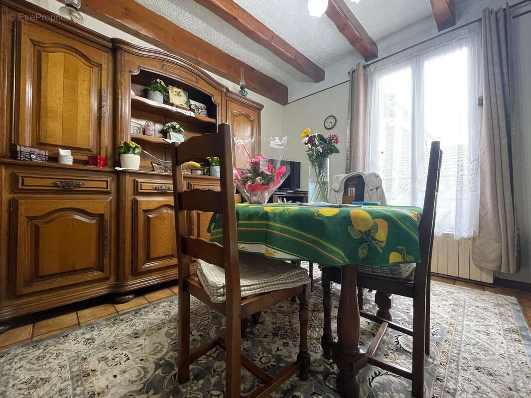 Appartement à LES PAVILLONS-SOUS-BOIS