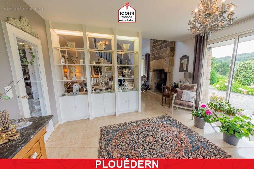 Maison à PLOUEDERN