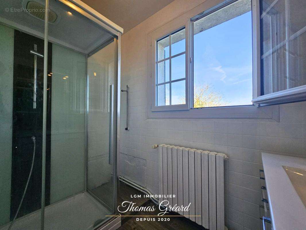 Maison familiale 155 m² – 5 chambres – Vie de plain-pied – Grand terrain clos 6 470 m² – Châteaudun - photo 6