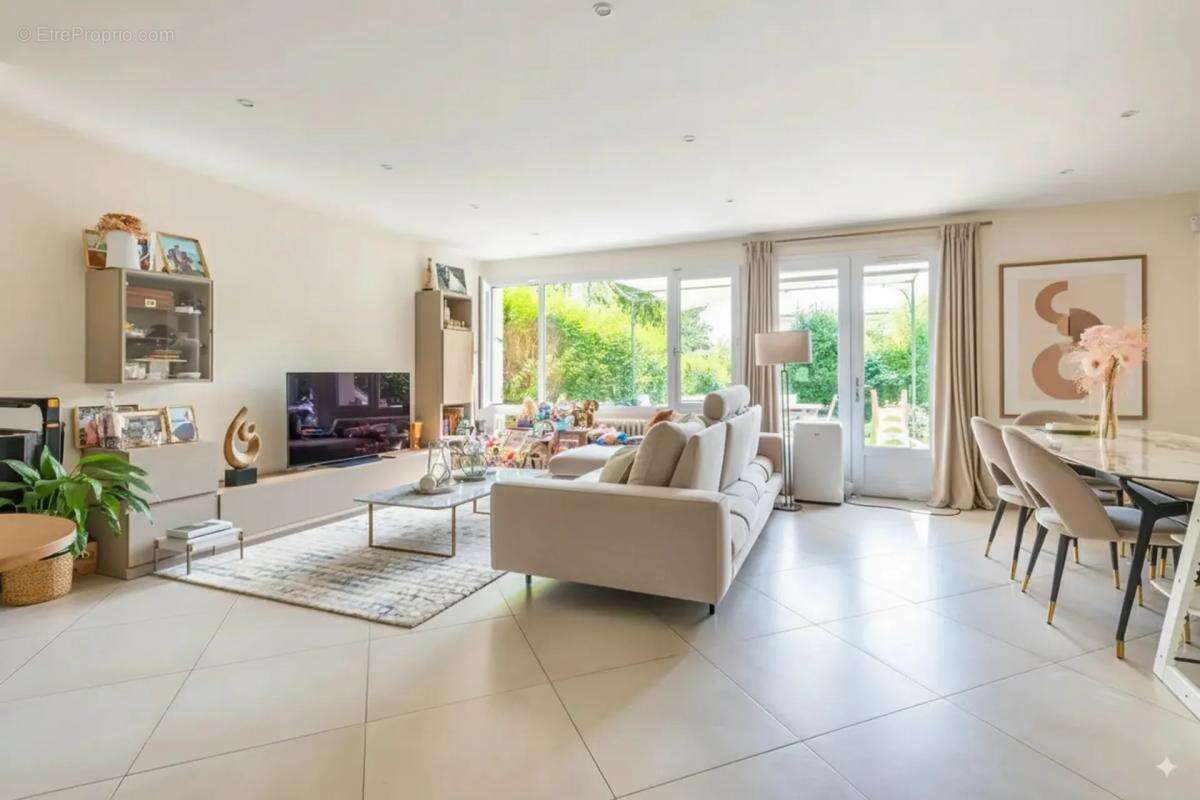 Maison à LA CELLE-SAINT-CLOUD