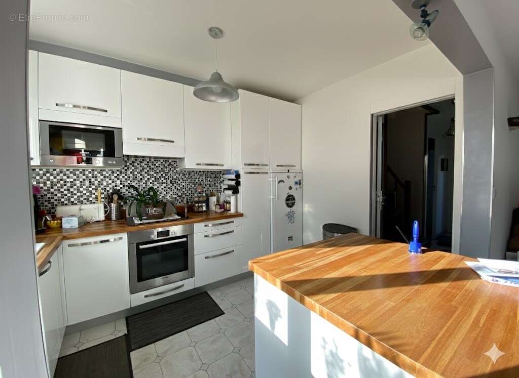 Maison à ROSNY-SUR-SEINE