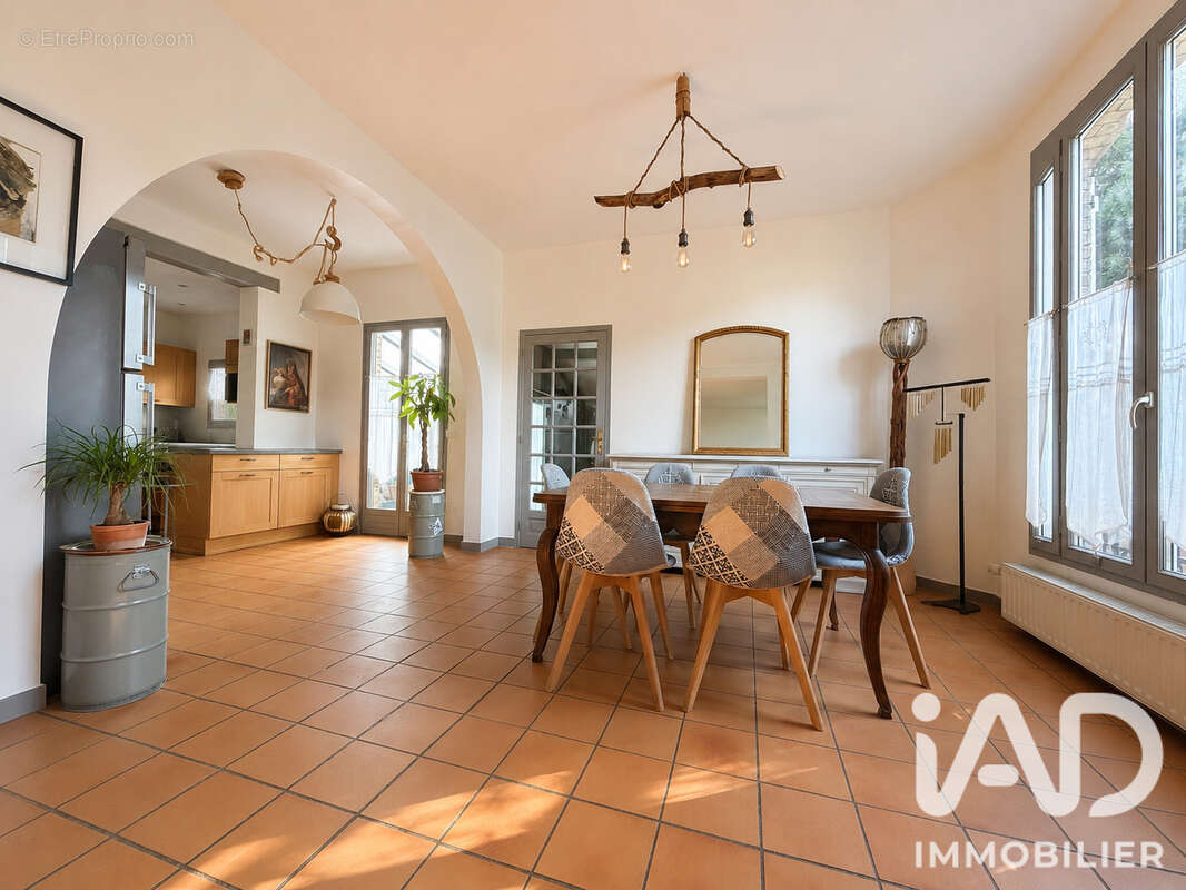Maison 128 m² à Montigny-Les-Cormeilles  - photo 5