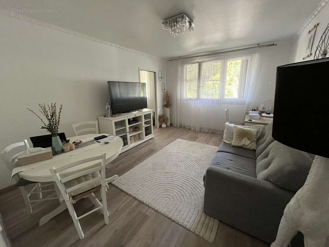 Appartement à FONTENAY-LE-FLEURY