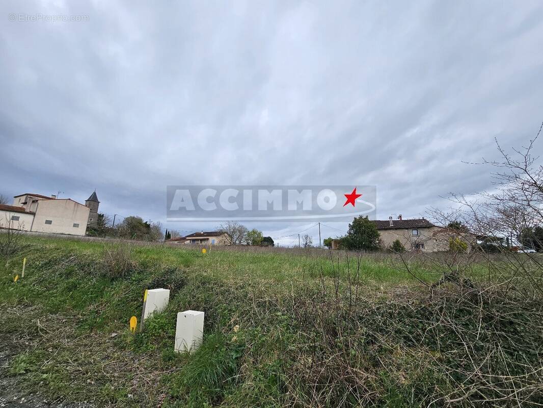 Terrain à POULAN-POUZOLS