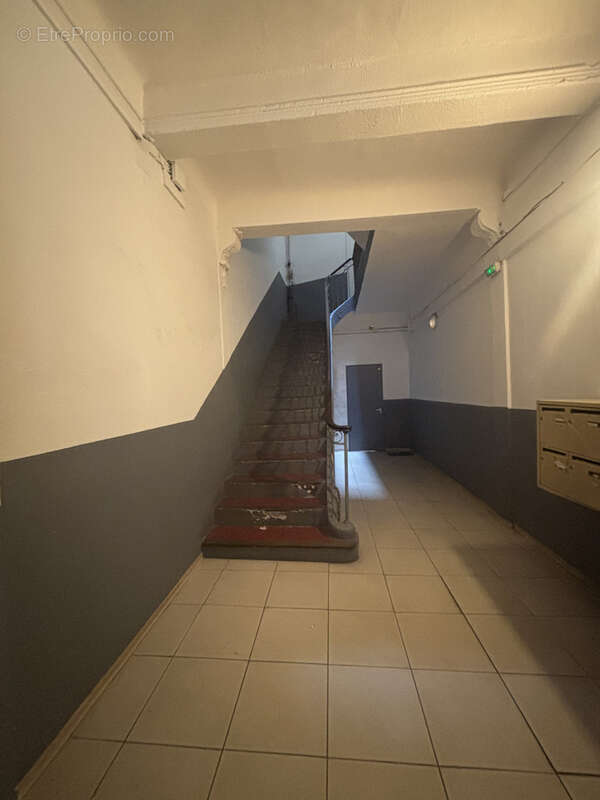 Appartement à MARSEILLE-1E
