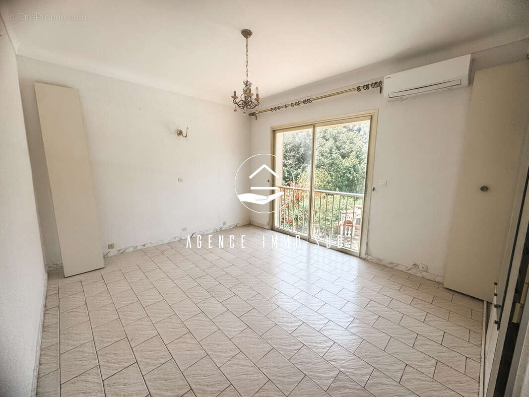 Maison à CAGNES-SUR-MER