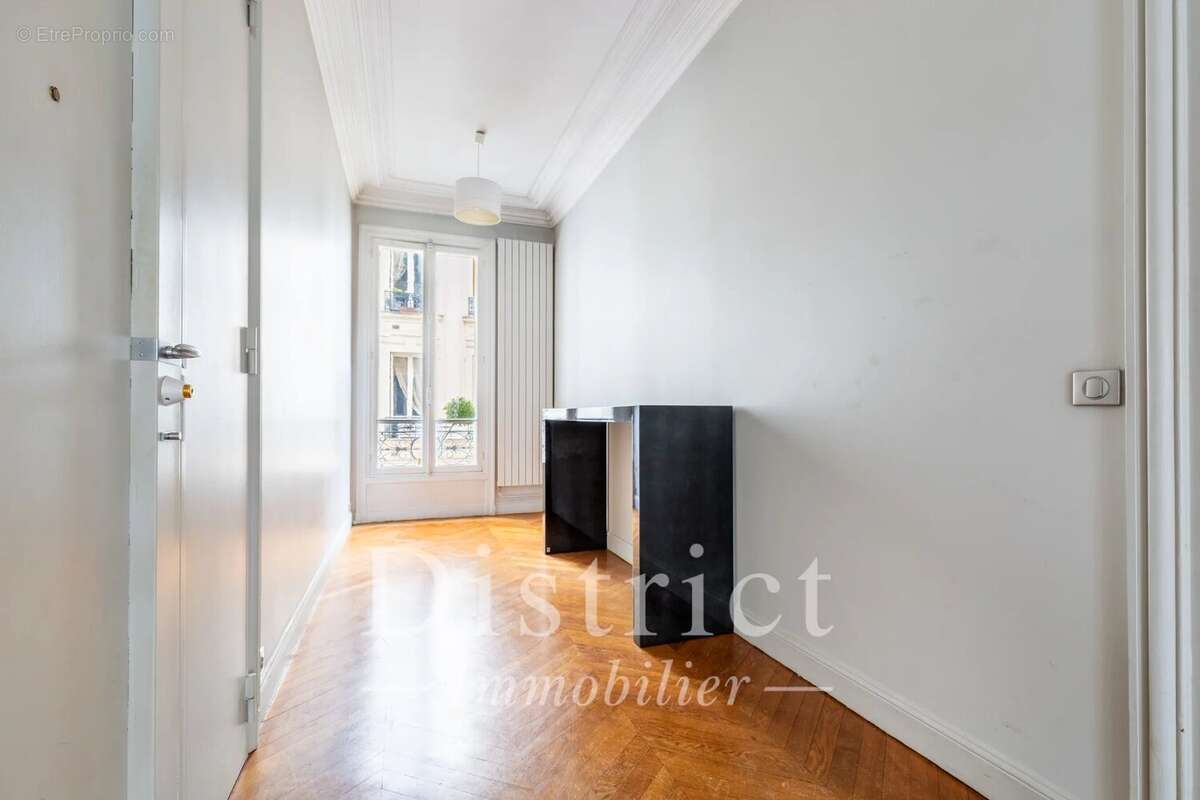 Appartement à PARIS-7E