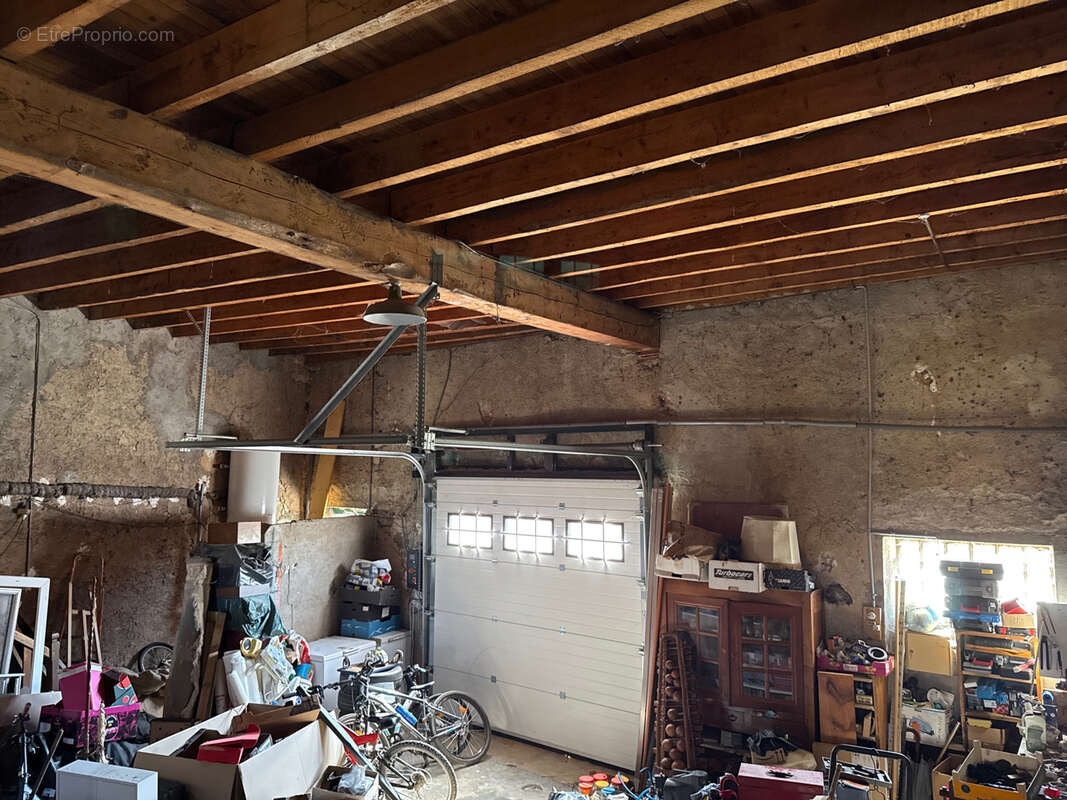 Maison à SAINT-POLGUES