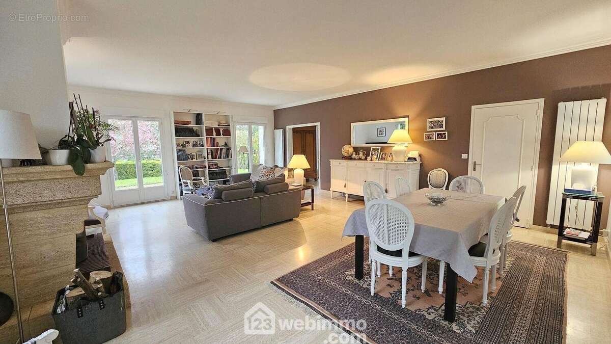 Avec des accès directes sur les terrasses. - Maison à MILLY-LA-FORET