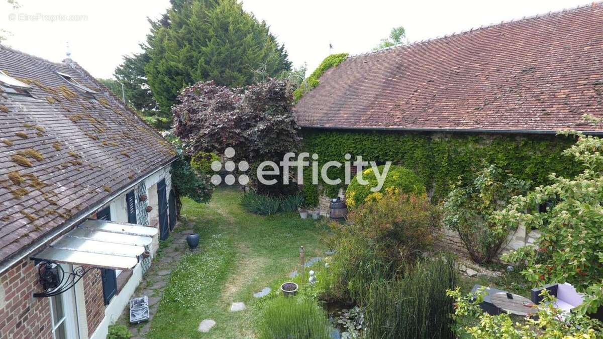 Maison à NEUFVY-SUR-ARONDE