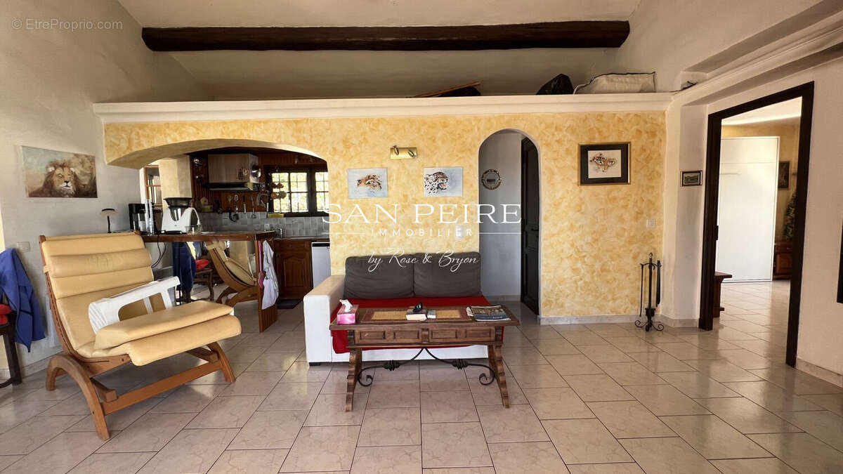 Maison à LES ISSAMBRES