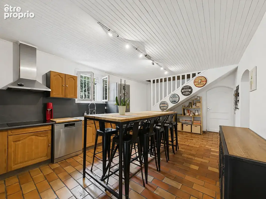Maison familiale de 126 m2 avec 4 chambres et jardin arboré de 1 208 m² - photo 6