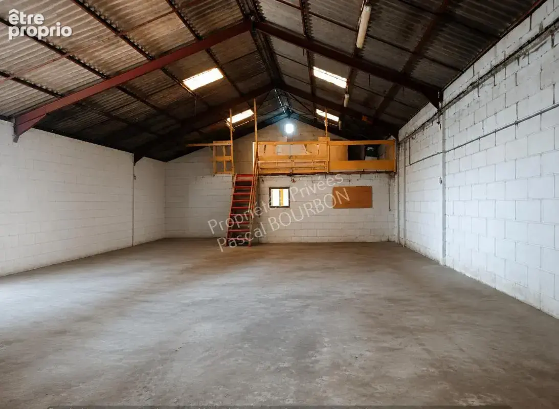 Hangar de 200m² et  deux bureaux de jardin à Limoux sur 1000m² - photo 4