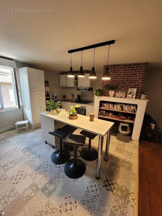 Appartement à SAINT-LEONARD-DE-NOBLAT