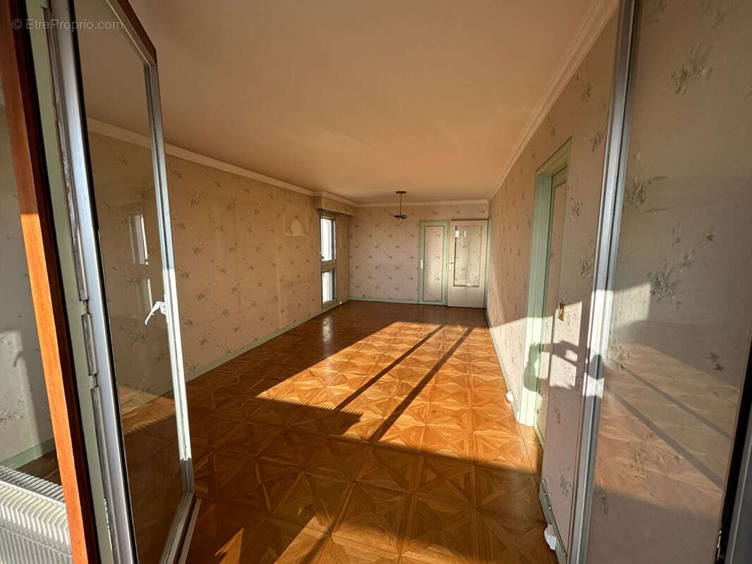 Appartement à L'HAY-LES-ROSES