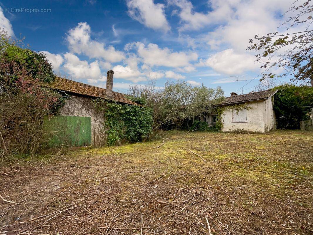Maison à SAINT-GERMAIN-DU-SALEMBRE