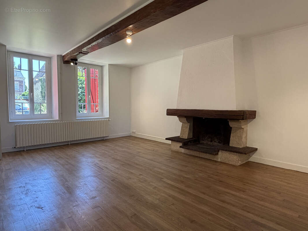 Demeure entièrement rénovée de 230 m2 située à auneuil avec dependances - photo 3