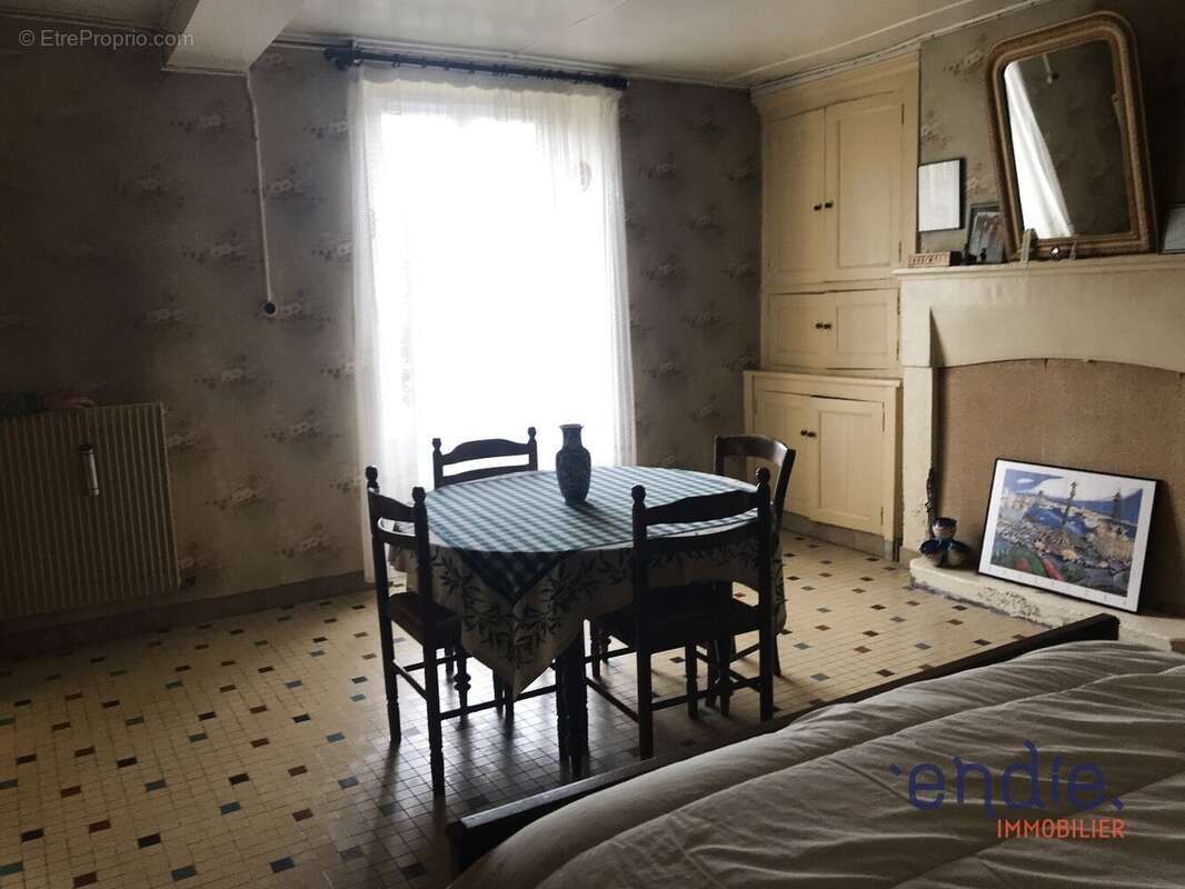 Maison proche d'airvault a renover dans un village au calme - photo 4